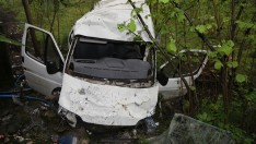 İşçileri taşıyan minibüs fındık bahçesine devrildi: 7 yaralı